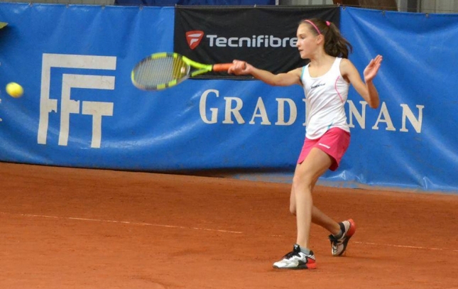Денислава Глушкова спечели титла от турнир във Франция