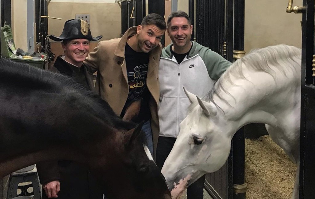 Григор Димитров се забавлява във Виена, посети най-старата конна база в света