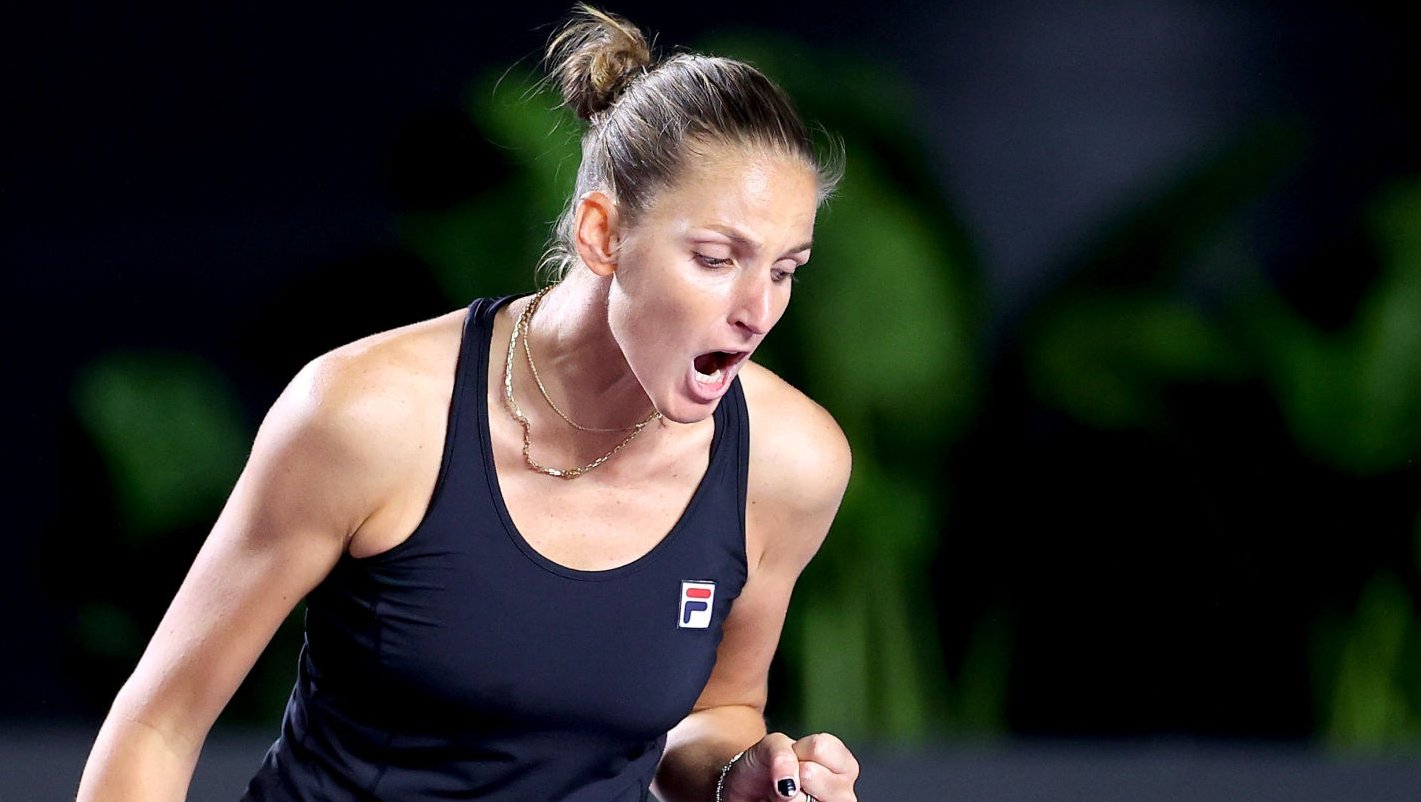 WTA Finals: Плишкова надделя в луд мач над Мугуруса в битката на бившите номер едно