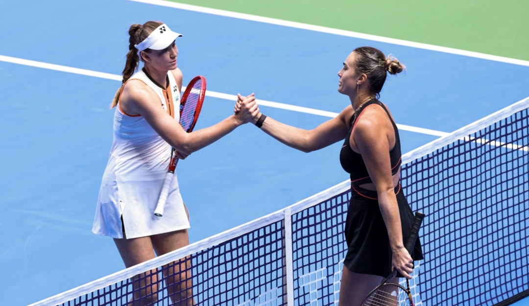 Рибакина повали екзекутора на Швьонтек и ще опита отново да спре Сабаленка във финала на ИУ!