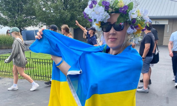 Скандал в Синсинати: Жена с украинско знаме бе изгонена по желание на руска тенисистка
