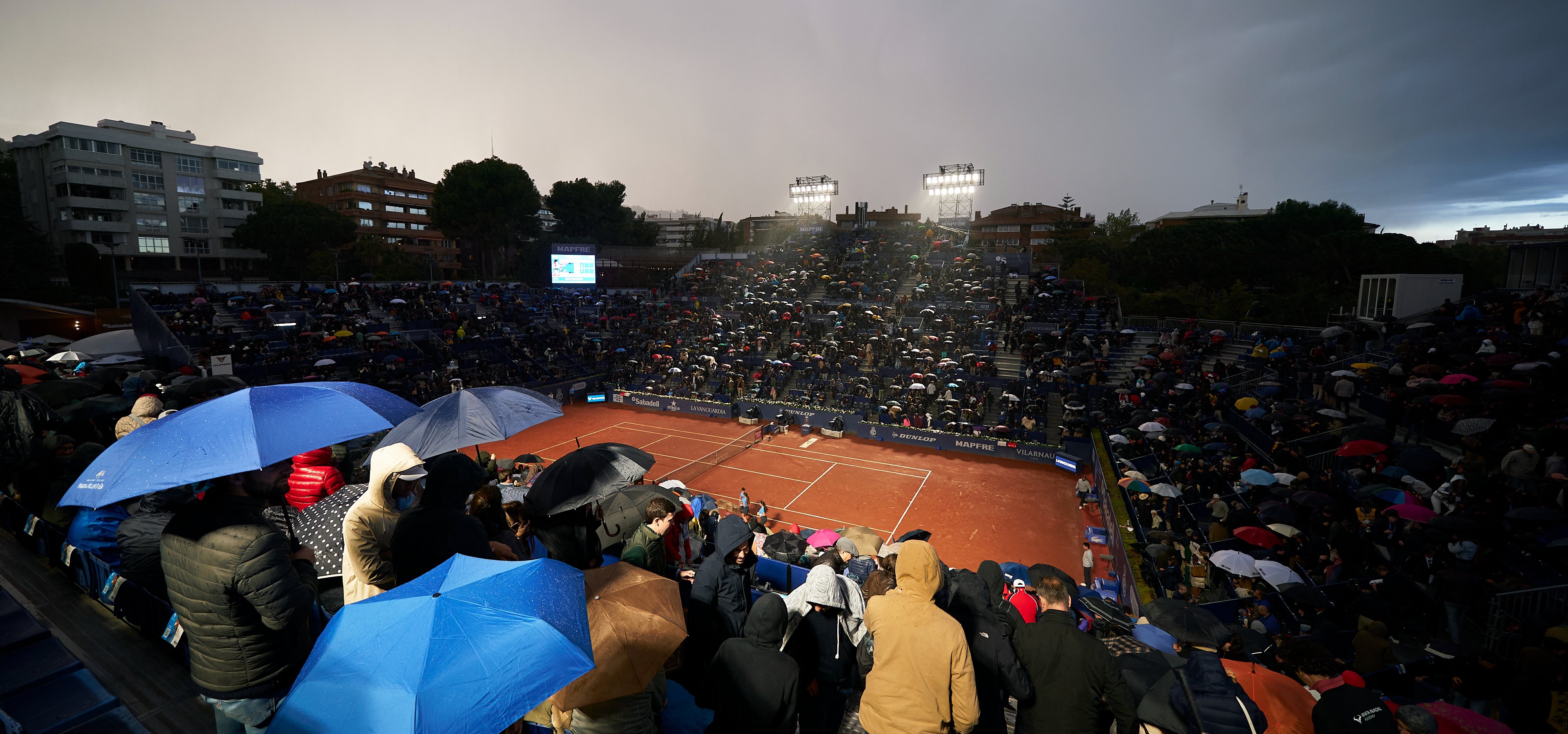 Без полуфинали в Барселона: Дъждовното време отново застава на пътя на играта