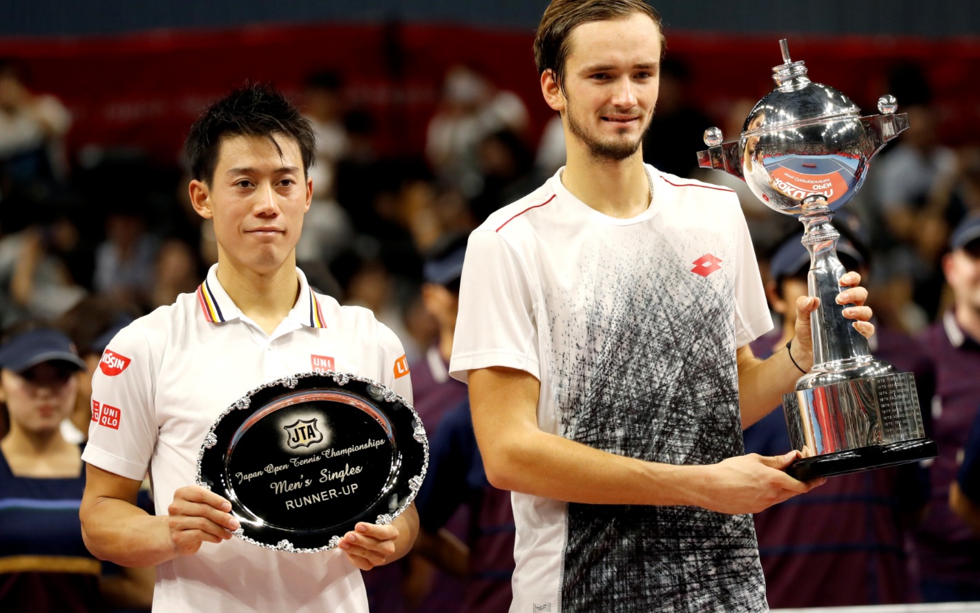 Квалификантът Медведев надви Нишикори на финала в Токио и грабна трофея