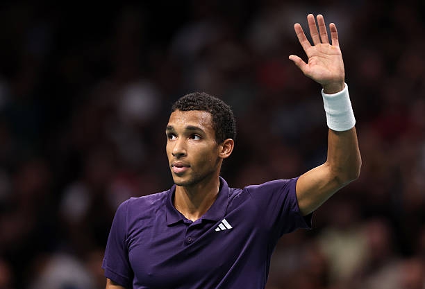 Шокиращ ход: Оже-Алиасим жертва следващия си турнир и рискува да пропусне ATP финалите