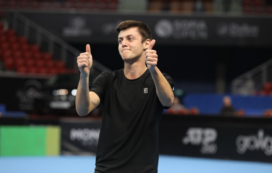 Александър Лазаров достигна до четвъртфиналите в Ираклион