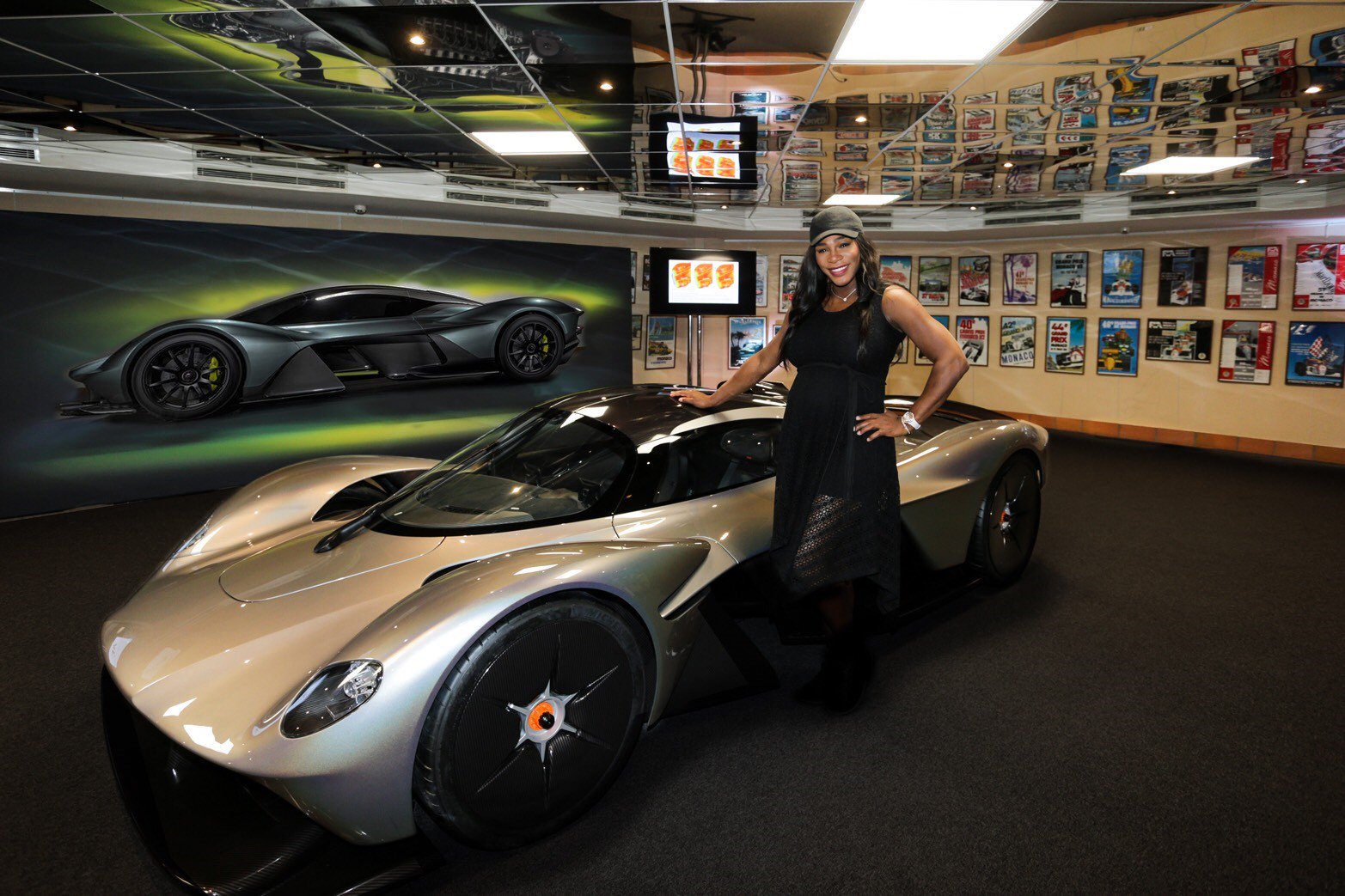 Серина стана сред първите докоснали се до новия Aston Martin Valkyrie