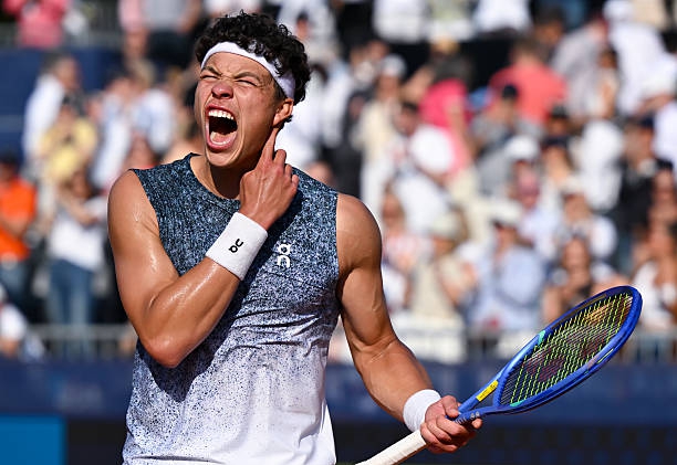 23-години по-късно: Шелтън пренаписа историята и се доближи до Агаси след триумф в Мюнхен!