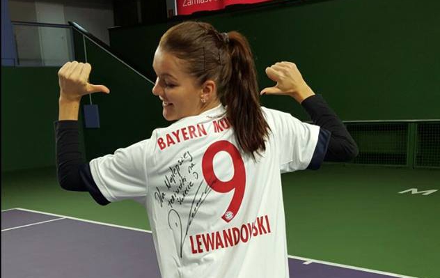 Левандовски зарадва Радванска със скъп подарък