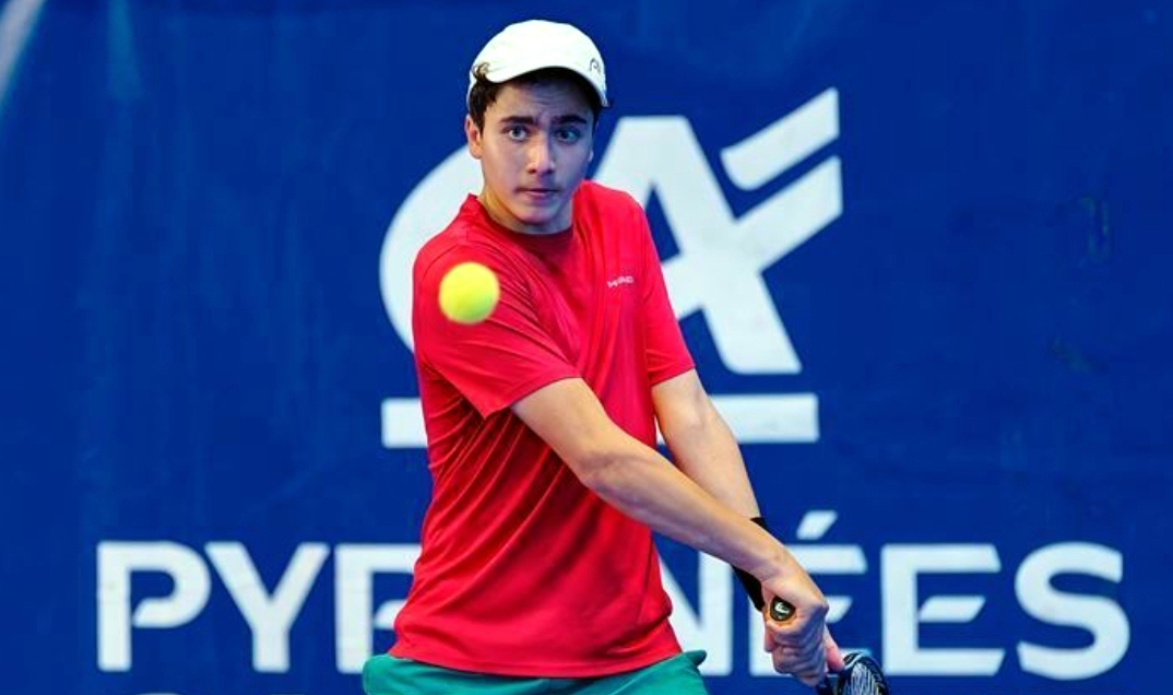 14 годишният Иван Иванов е сред най обещаващите ни тенис надежди след