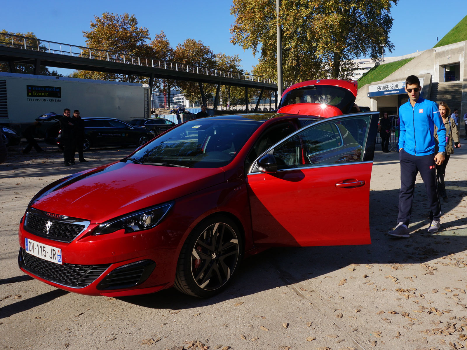 Джокович лично тества нов модел на Peugeot (видео)