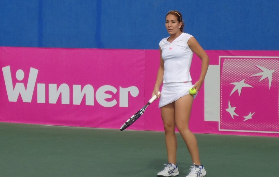 Елица Костова печели убедително, на четвъртфинал е в Сингапур